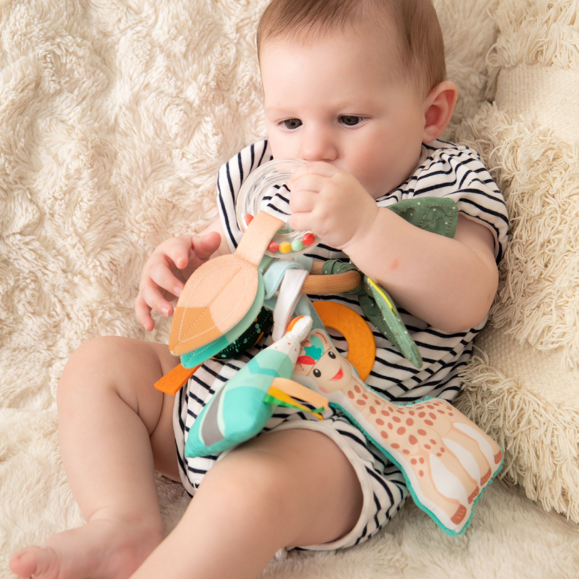 850803 – Anneau d’activités Sophie la girafe – 4